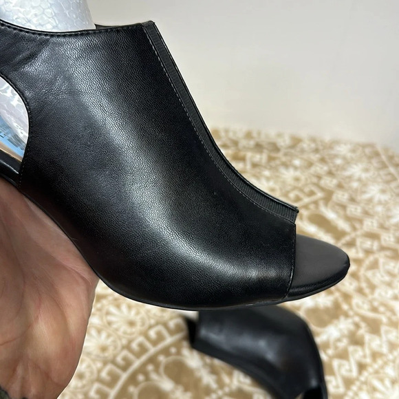 ALFANI Womens Black Padded Step Flex Peep Toe Stacked Heel Buckle Bootie 9.5 - Picture 4 of 10